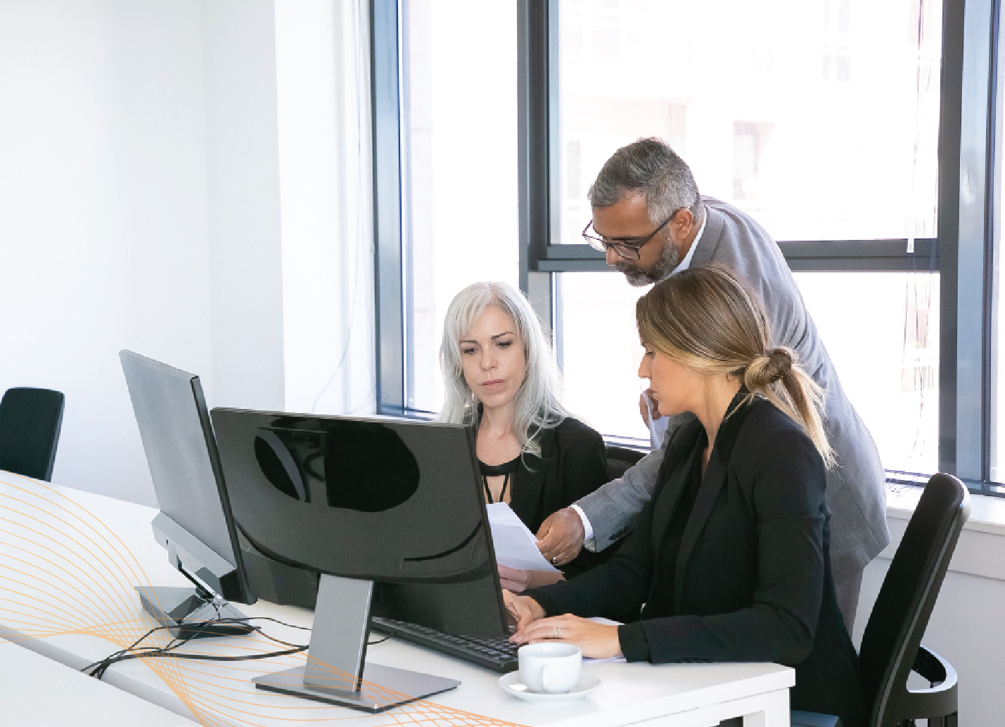 02-Leverage-Full-Stack-Delivery-with-Cross-Domain-Insight